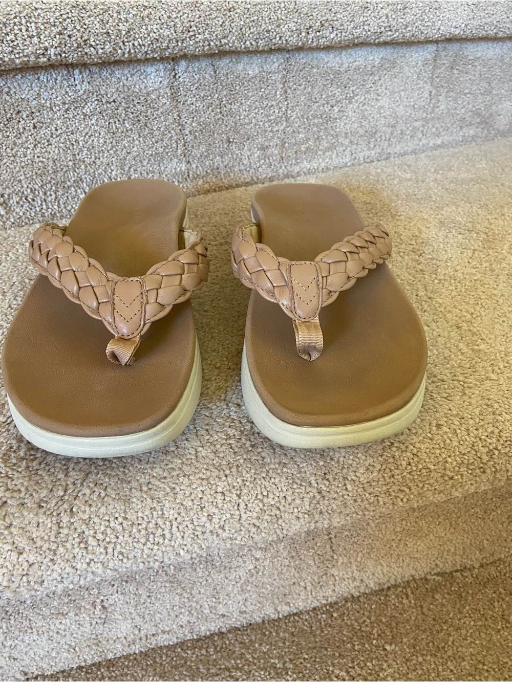 Vionic Braided Thong Sandals in Tan